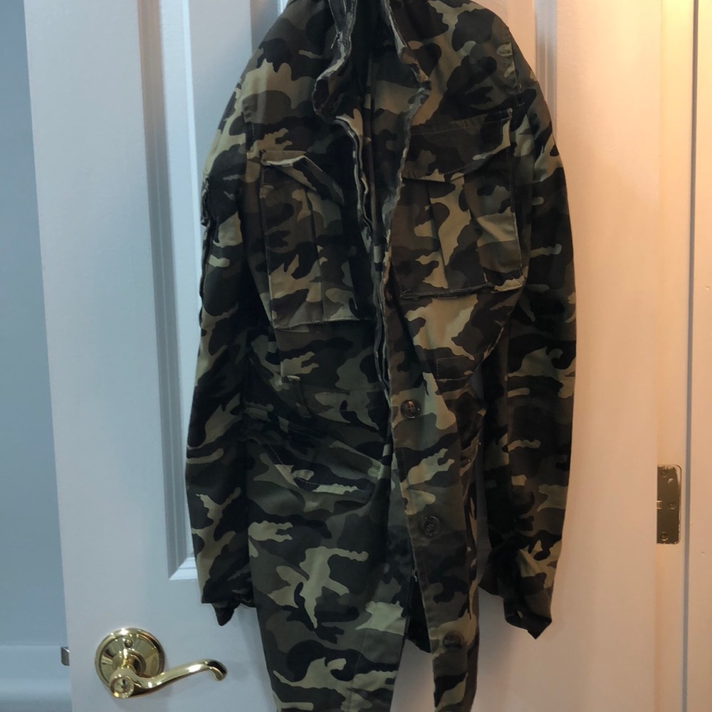 Camouflage lightweight jacket
